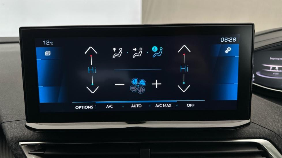 Dual Climate Control  / Air Conditioning 