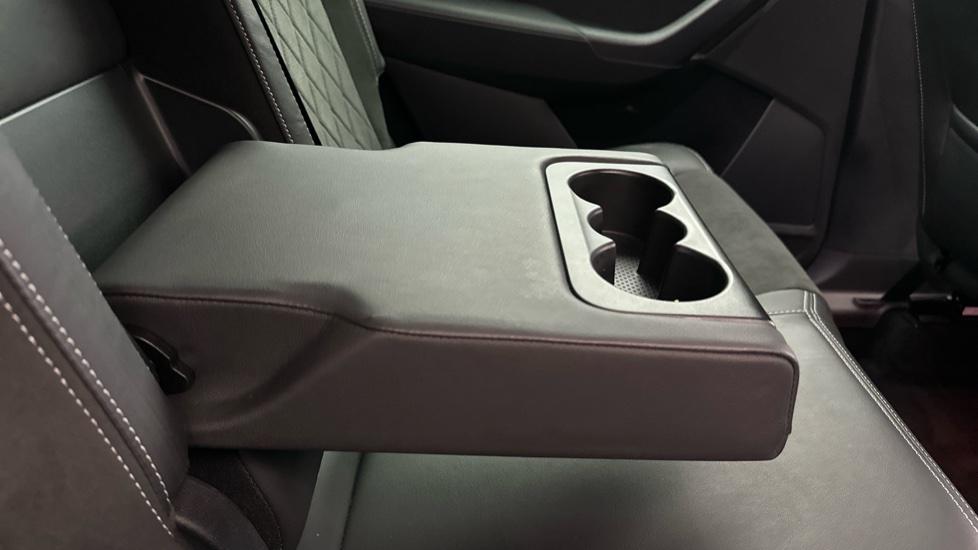 Rear Armrest/ Cup Holder