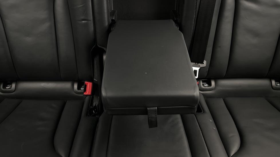 Rear armrest 