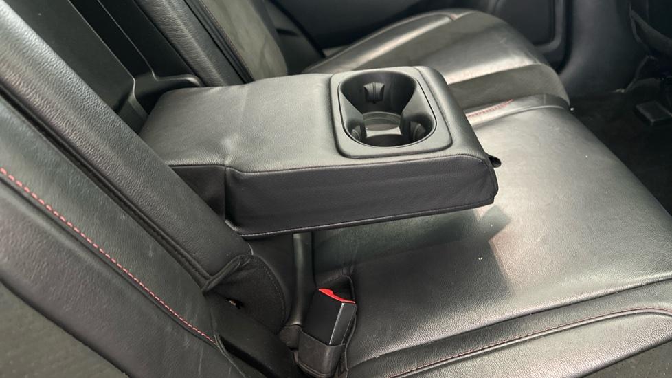 Rear Armrest/ Cup Holder