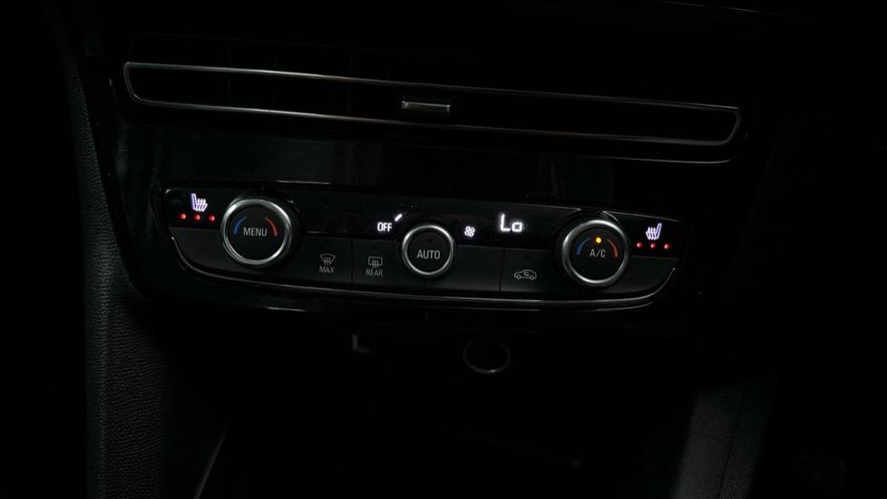 Air Conditioning /Dual Climate Control /Heated Seats 