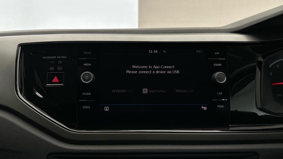 Apple Car Play & Android Auto