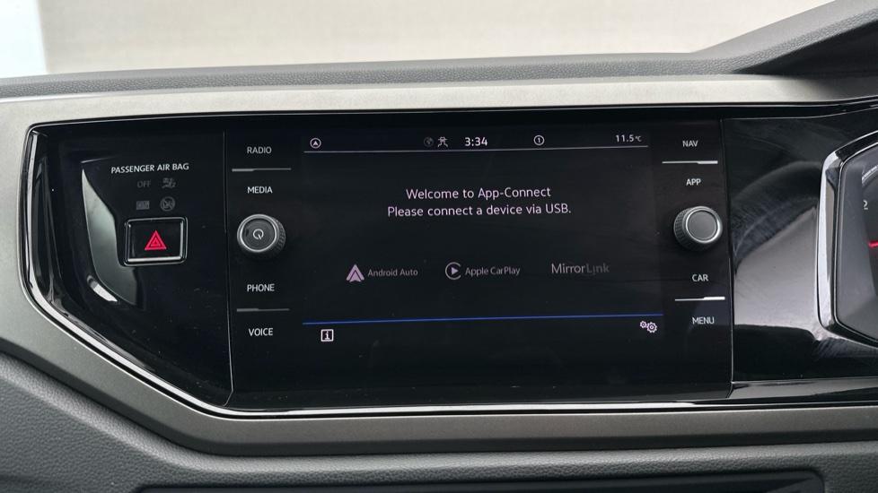 Apple Car Play & Android Auto