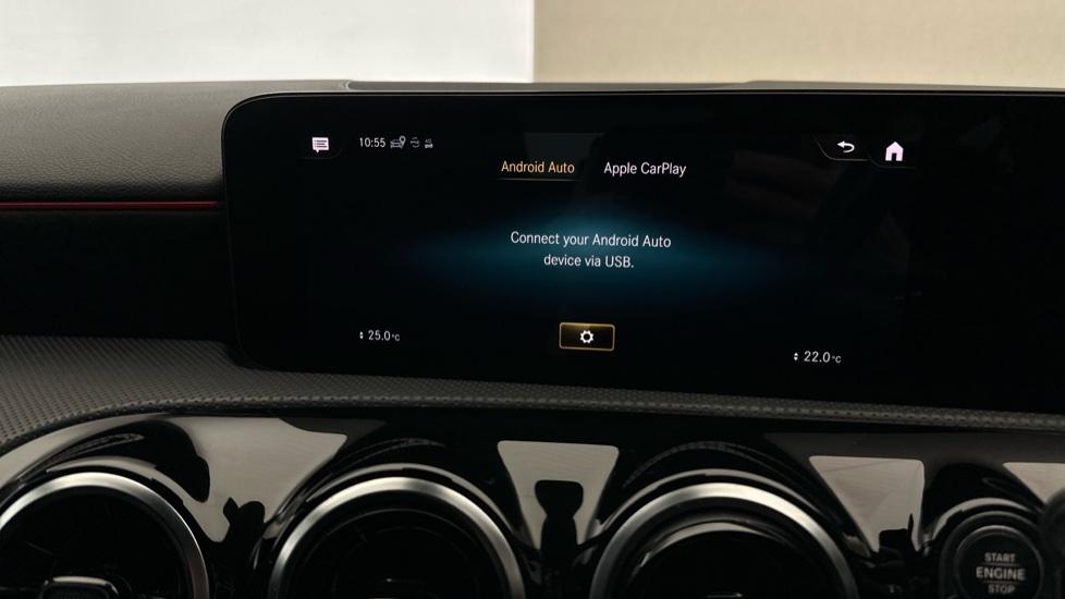 Apple Car Play & Android Auto