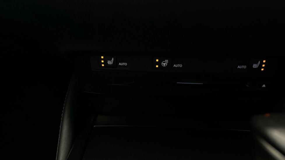 Heated Seats / Heated Steering Wheel 