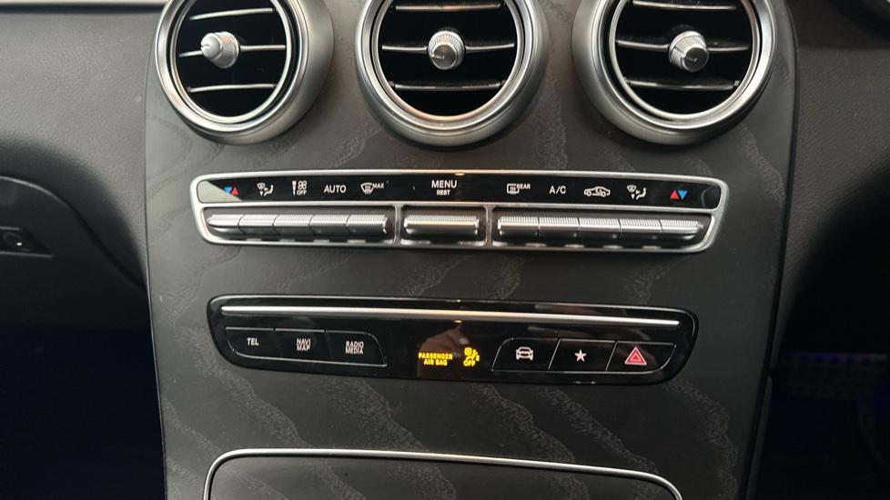 Air Conditioning /Dual Climate Control 