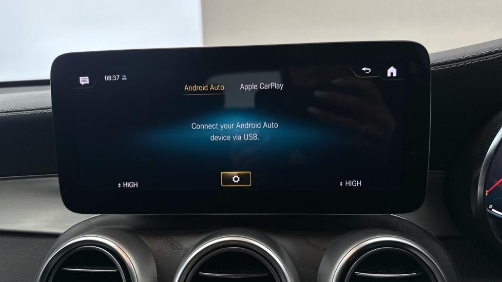 Apple Car Play & Android Auto