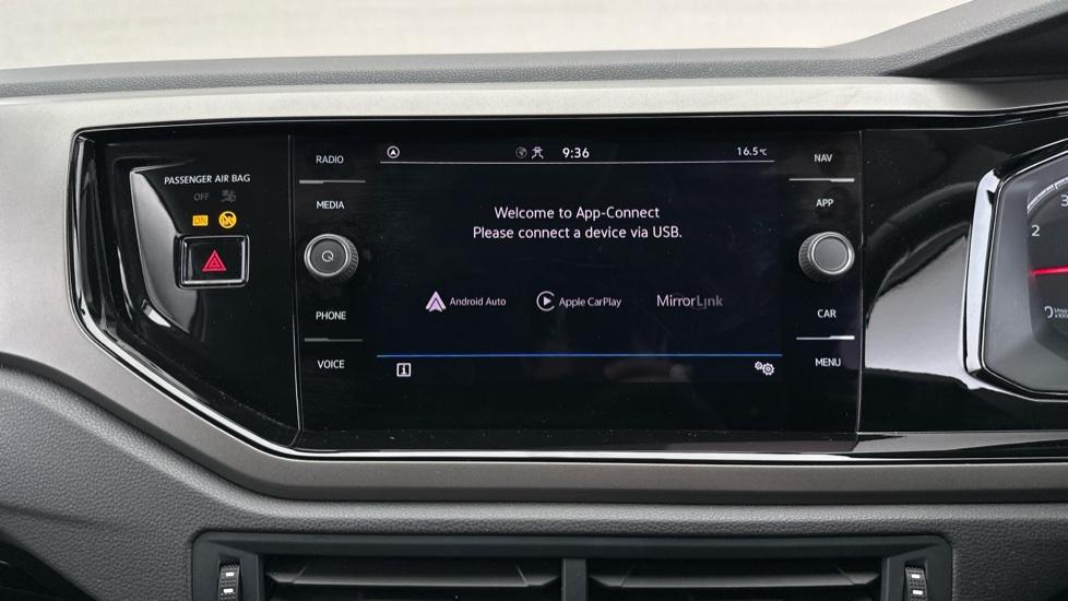 Apple Car Play & Android Auto