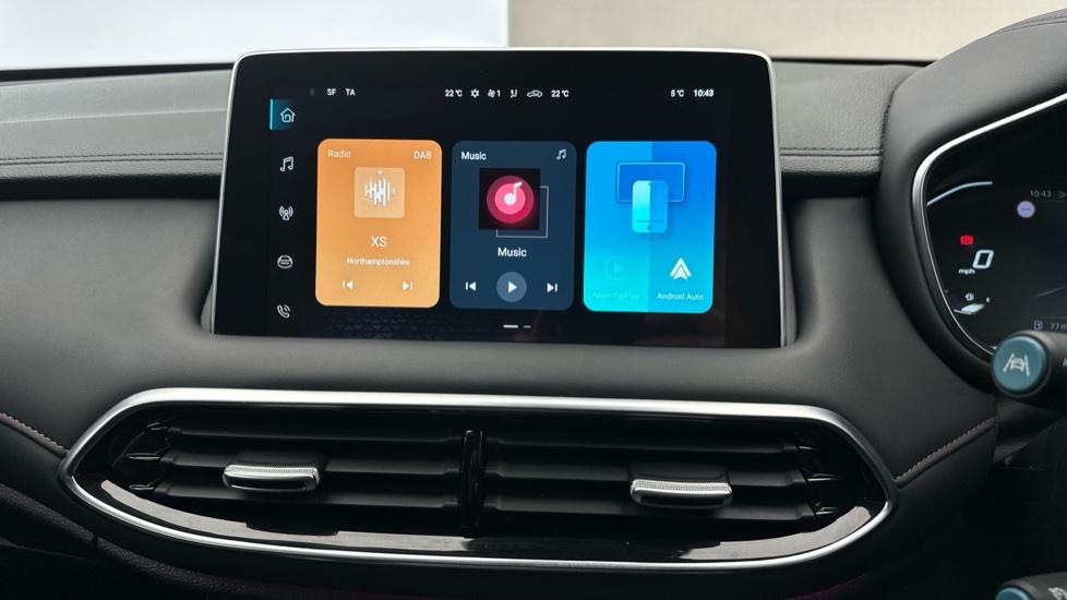 Apple Car Play & Android Auto