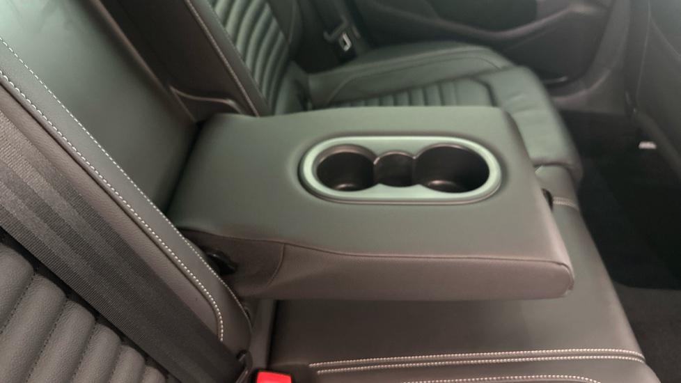 Rear Armrest/ Cup Holder