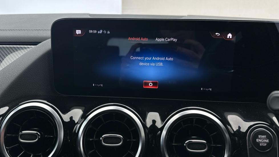 Apple Car Play & Android Auto