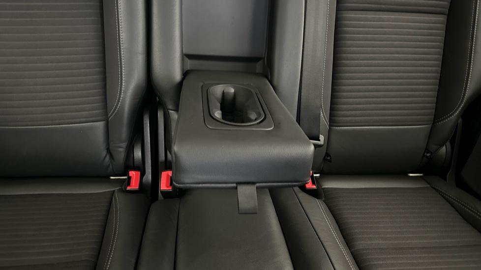 Rear Armrest/ Cup Holder