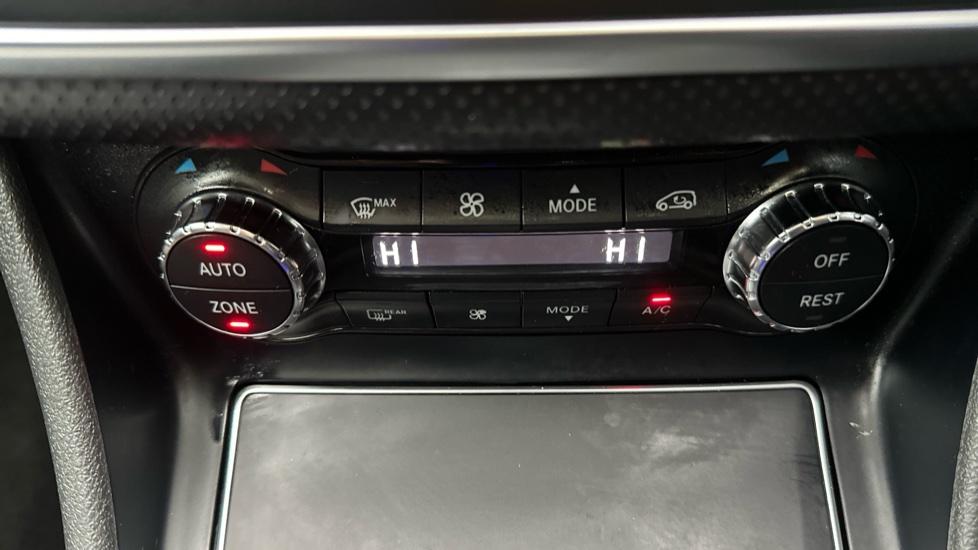 Air Conditioning /Dual Climate Control 