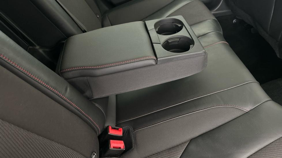 Rear Armrest/ Cup Holder