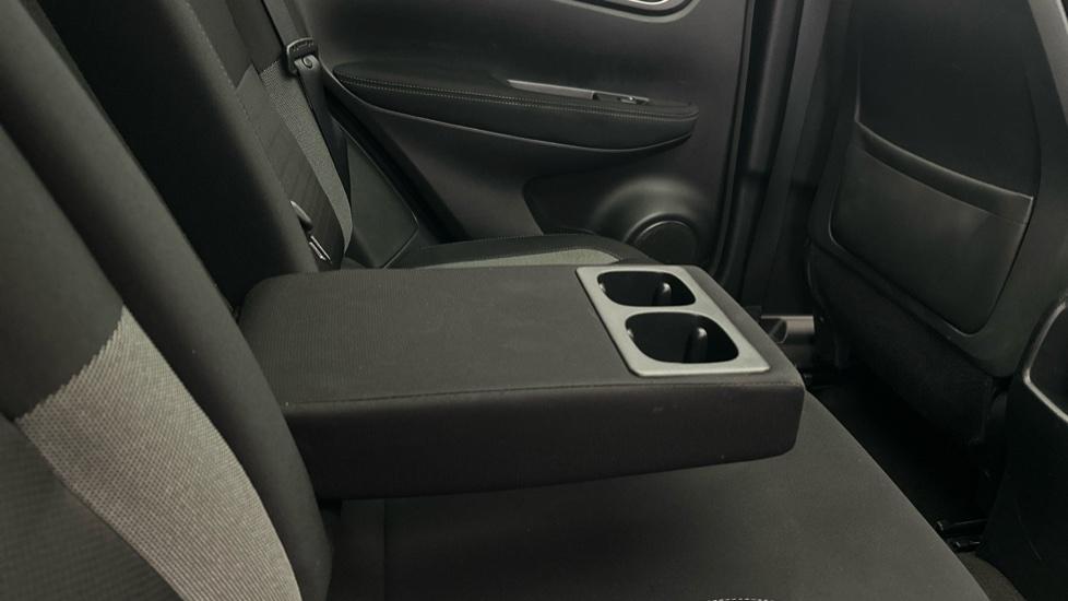 Rear Armrest/ Cup Holder