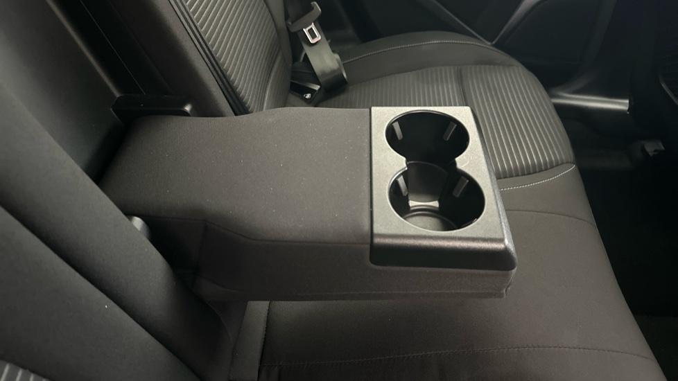 Rear Armrest/ Cup Holder