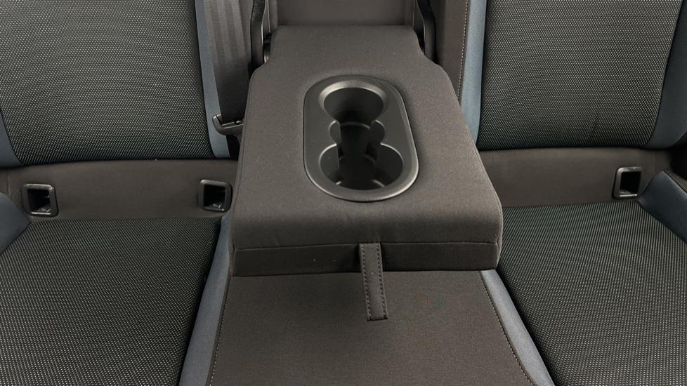 Rear Armrest/ Cup Holder