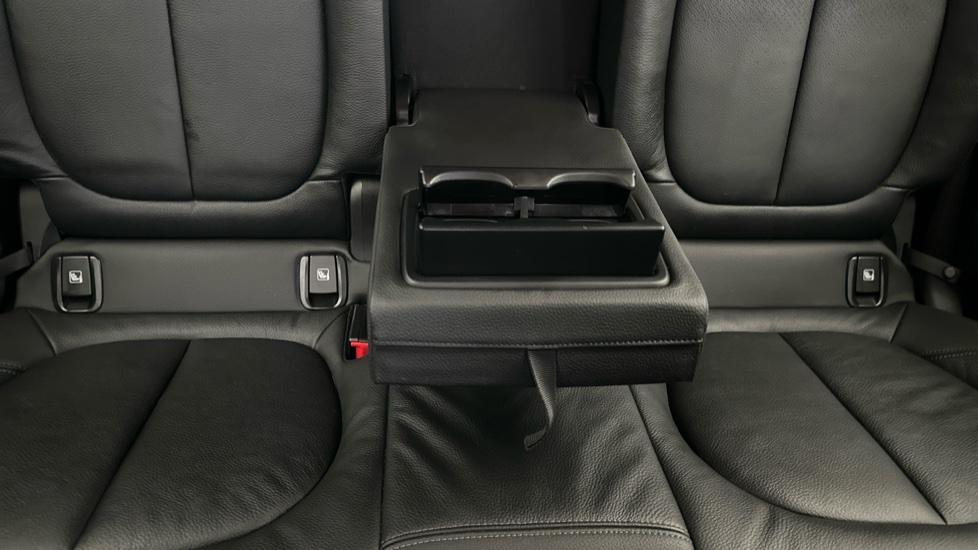 Rear Armrest/ Cup Holder