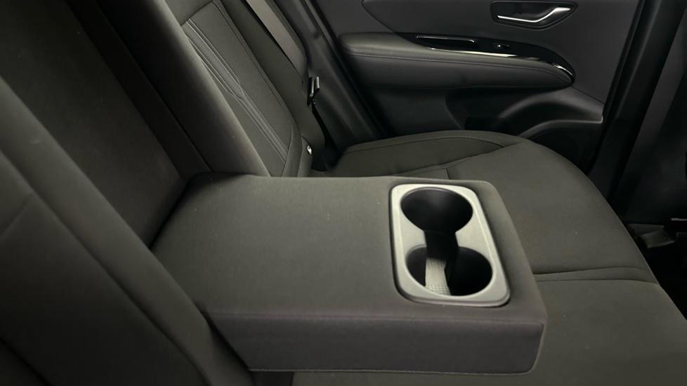 Rear Armrest/ Cup Holder