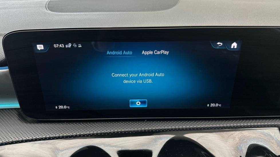 Apple Car Play & Android Auto