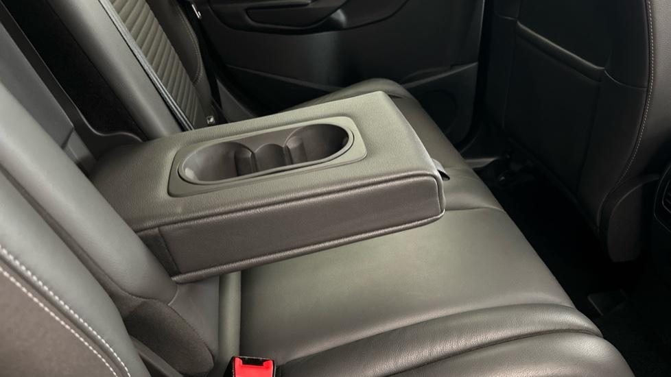 Rear Armrest/ Cup Holder