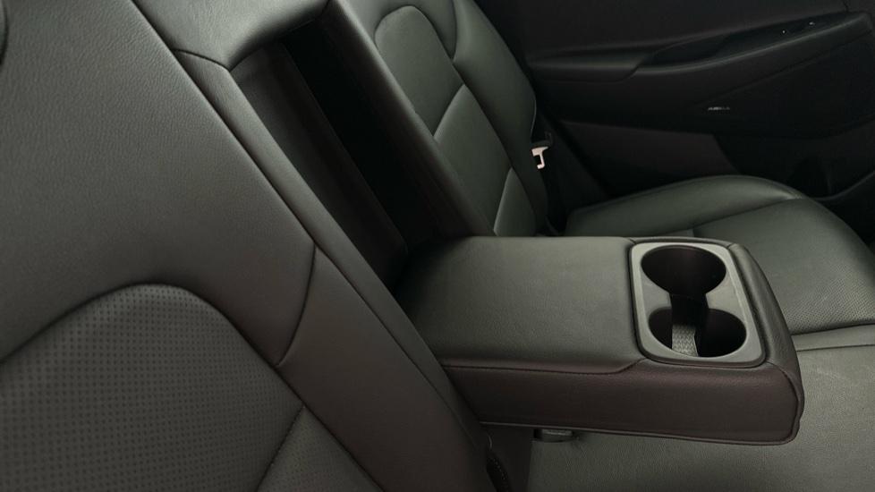 Rear Armrest/ Cup Holder