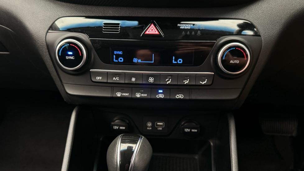 Dual Climate Control / Air Conditioning 