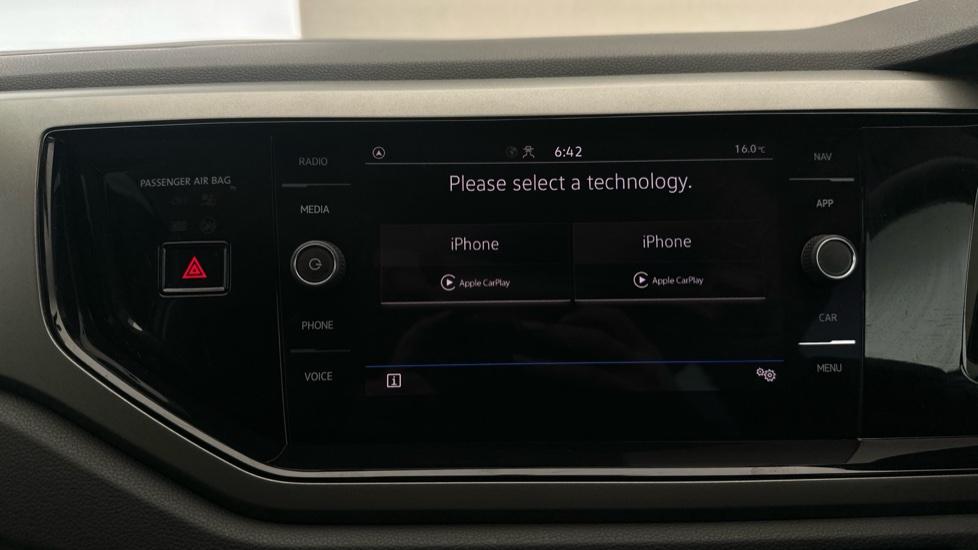 Apple Car Play & Android Auto