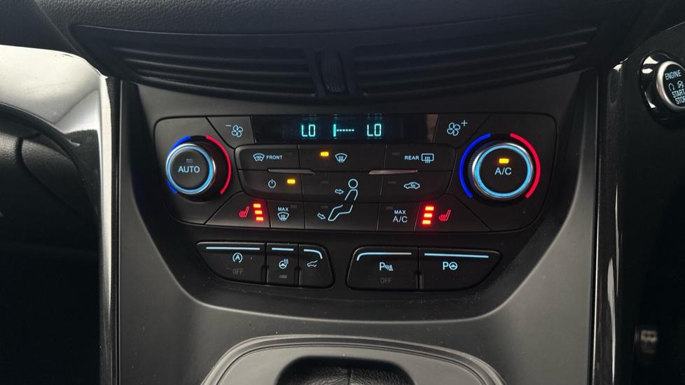 Air Conditioning /Dual Climate Control /Heated Seats 