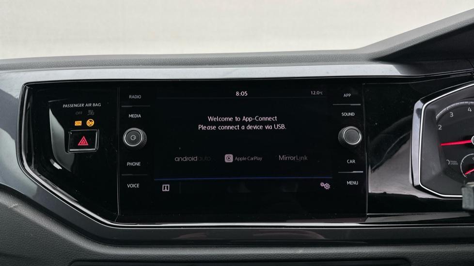 Apple CarPlay / Android Auto 