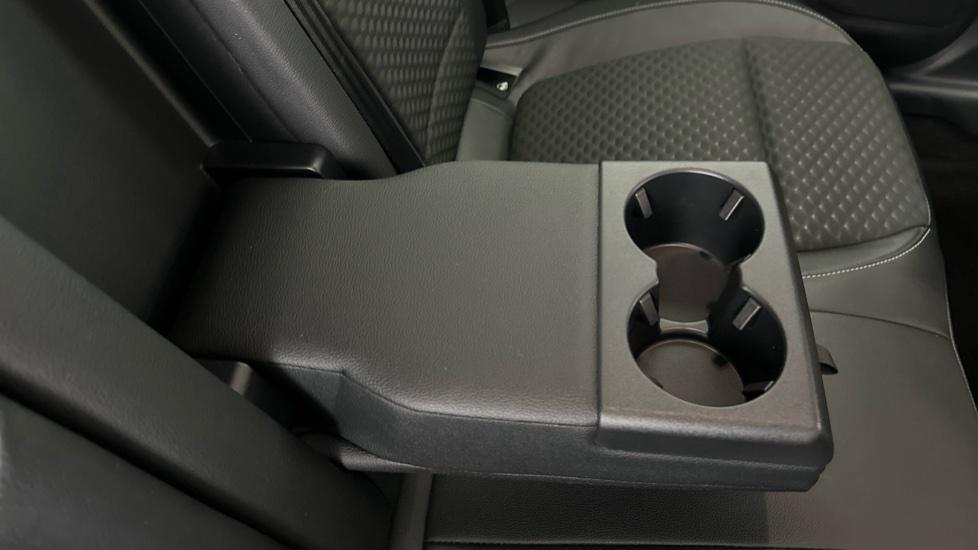 Rear Armrest/ Cup Holder