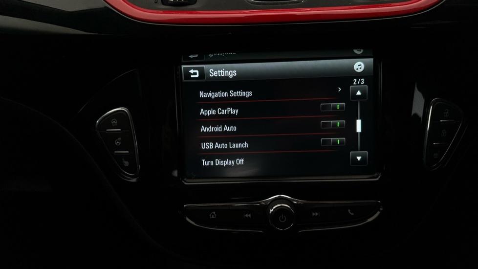 Apple Car Play & Android Auto