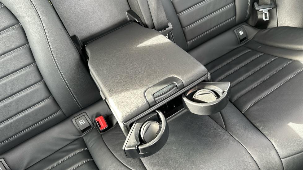 Rear Armrest/ Cup Holder