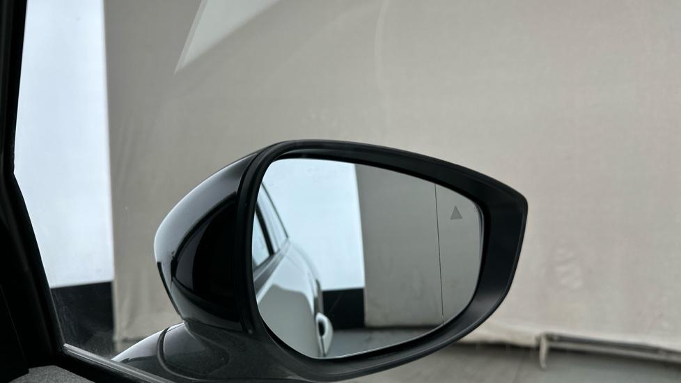 Blind Spot Monitoring System 