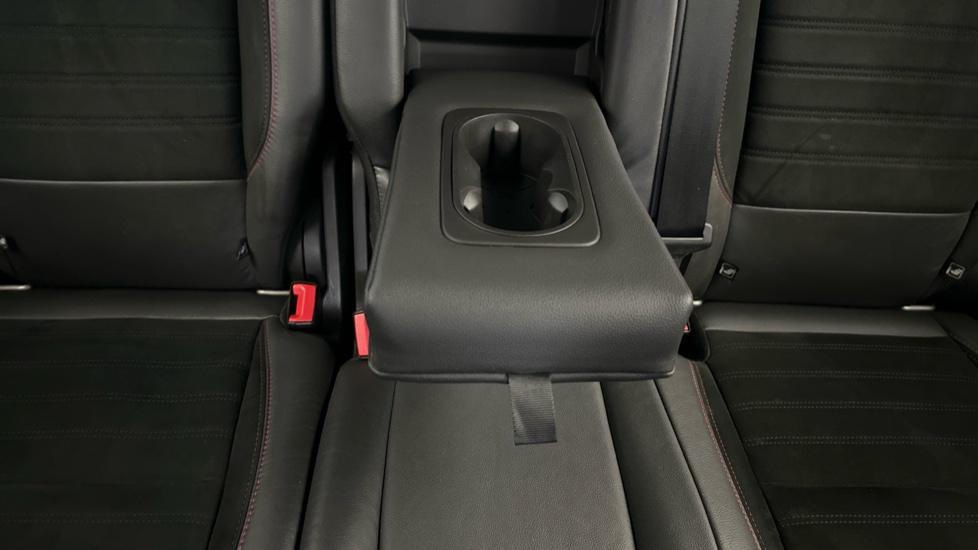 Rear Armrest/ Cup Holder