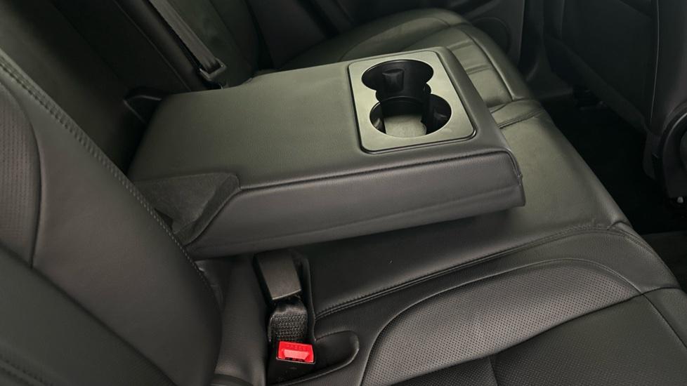 Rear Armrest/ Cup Holder