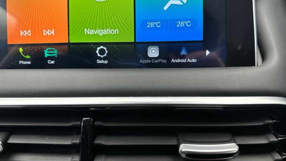 Apple Car Play & Android Auto