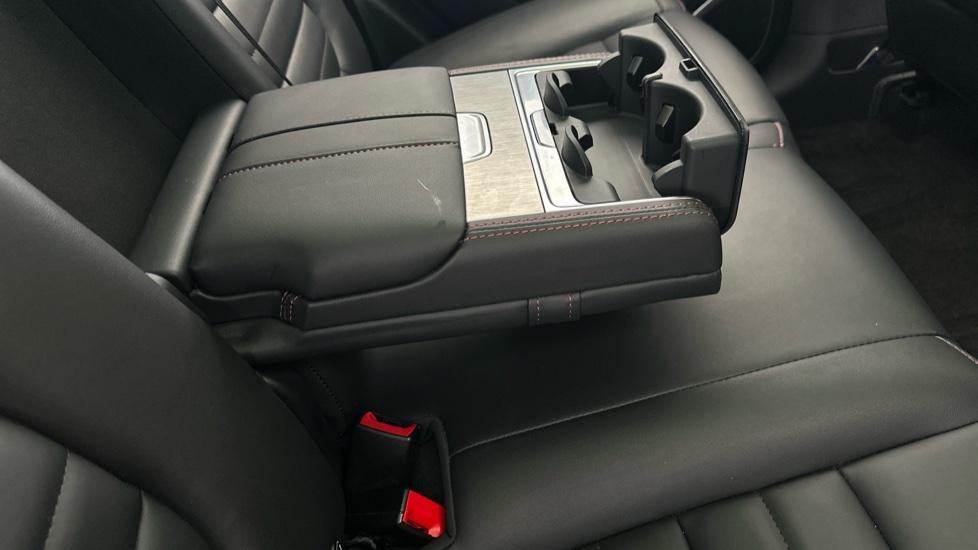 Rear Armrest/ Cup Holder