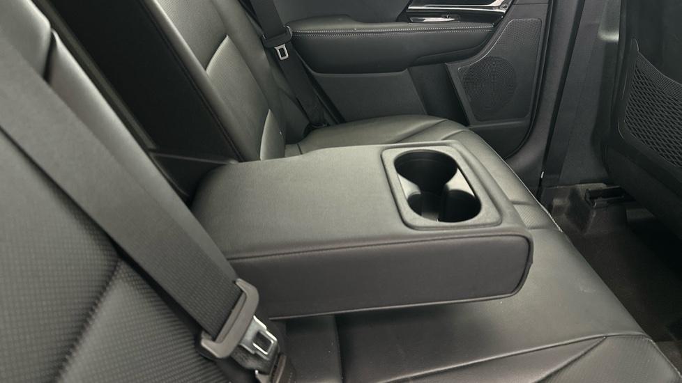 Rear Armrest/ Cup Holder