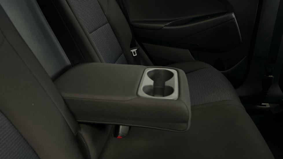 Rear Armrest/ Cup Holder