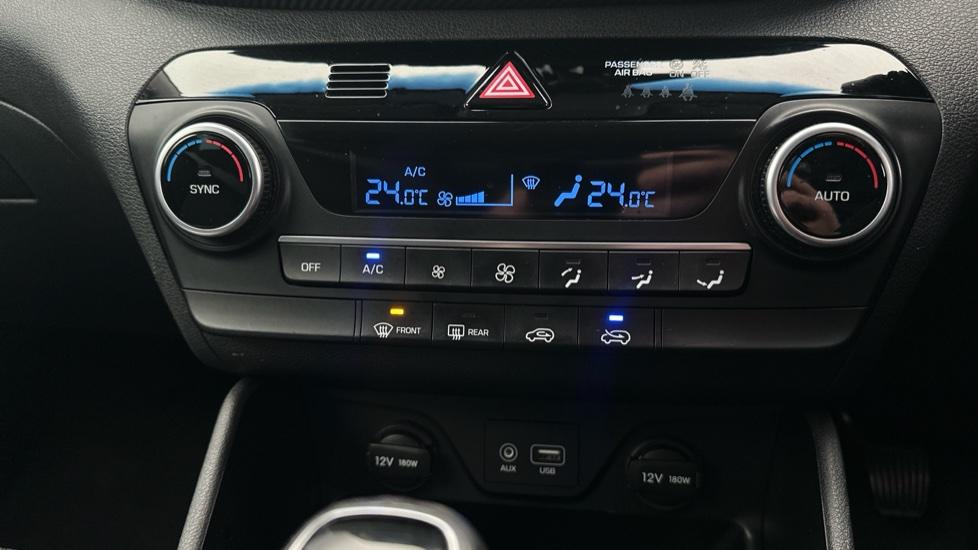 Dual Climate Control / Air Conditioning 