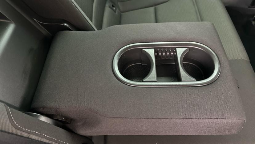 Rear Armrest/ Cup Holder