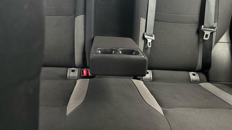 Rear Armrest/ Cup Holder