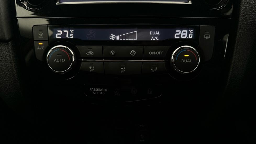 Air Conditioning /Dual Climate Control 