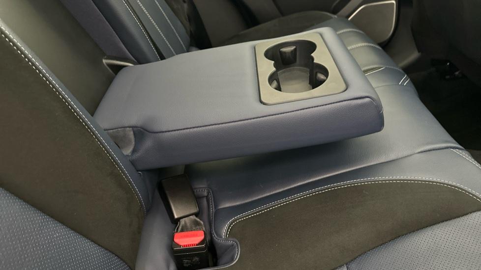 Rear Armrest/ Cup Holder