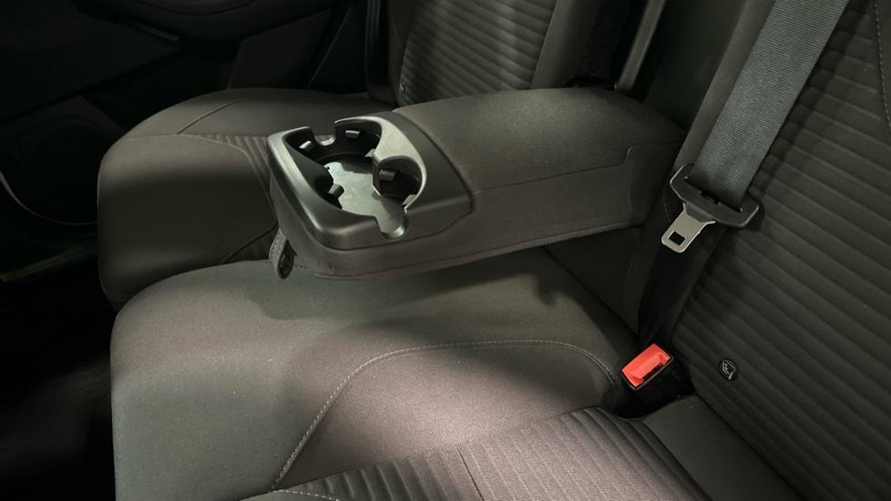 Rear Armrest/ Cup Holder