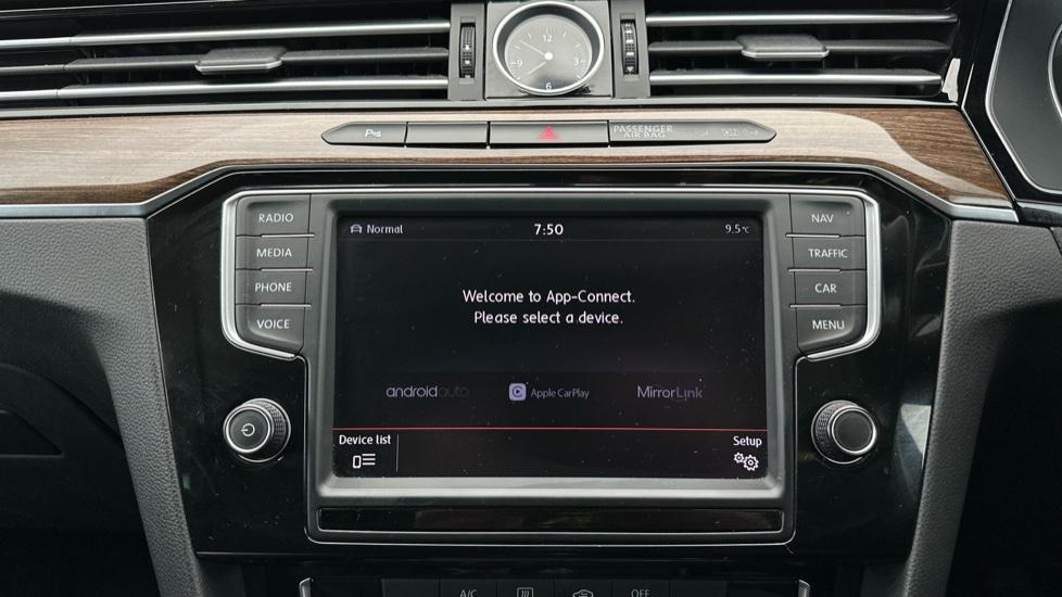 Apple Car Play & Android Auto