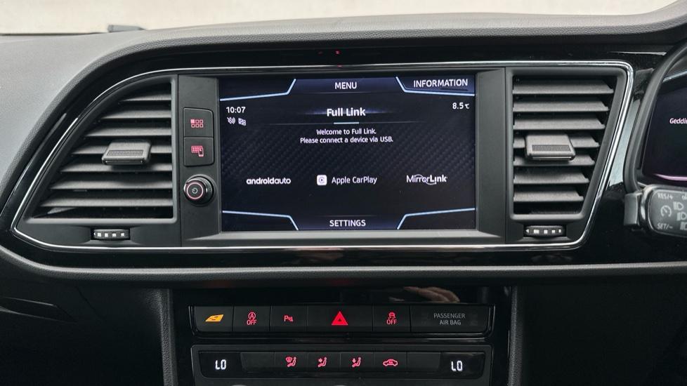 Apple Car Play & Android Auto