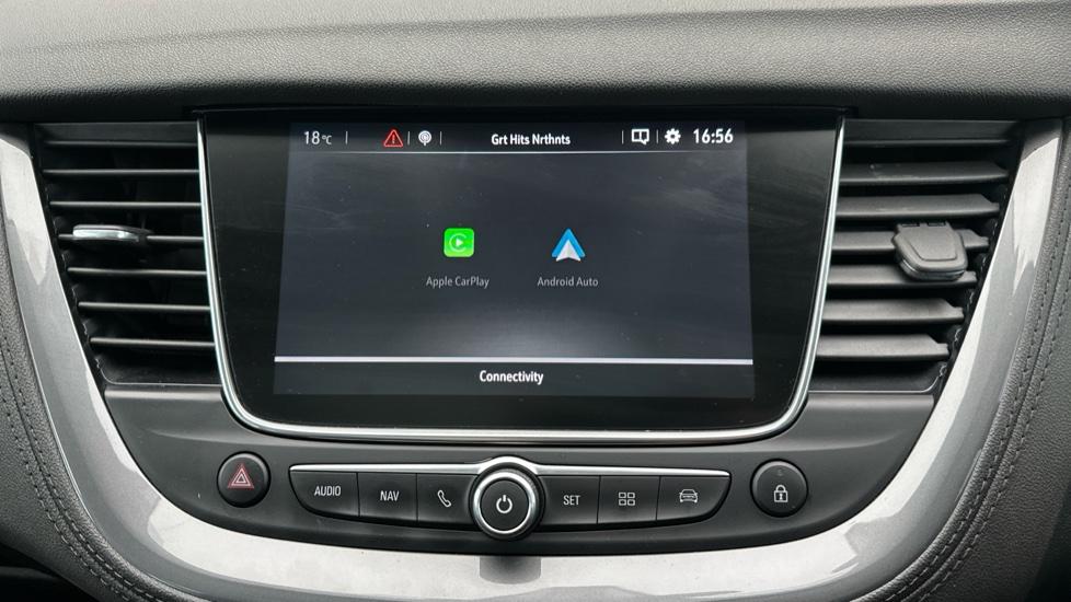 Apple CarPlay/Android Auto 