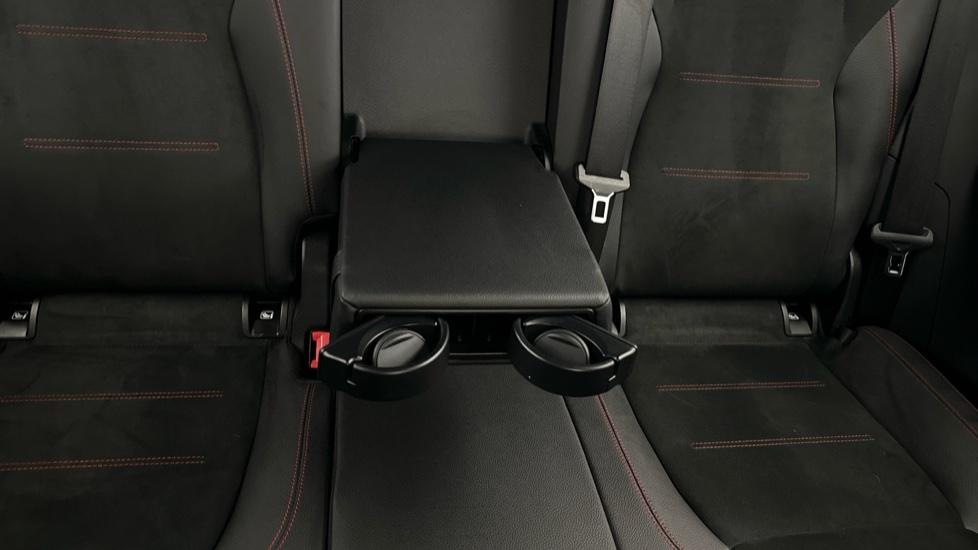 Rear Armrest/ Cup Holder